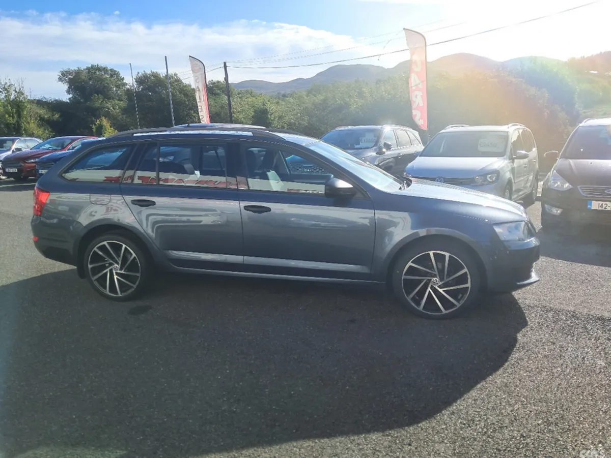 Skoda Octavia Estate, Diesel, 2016, Grey