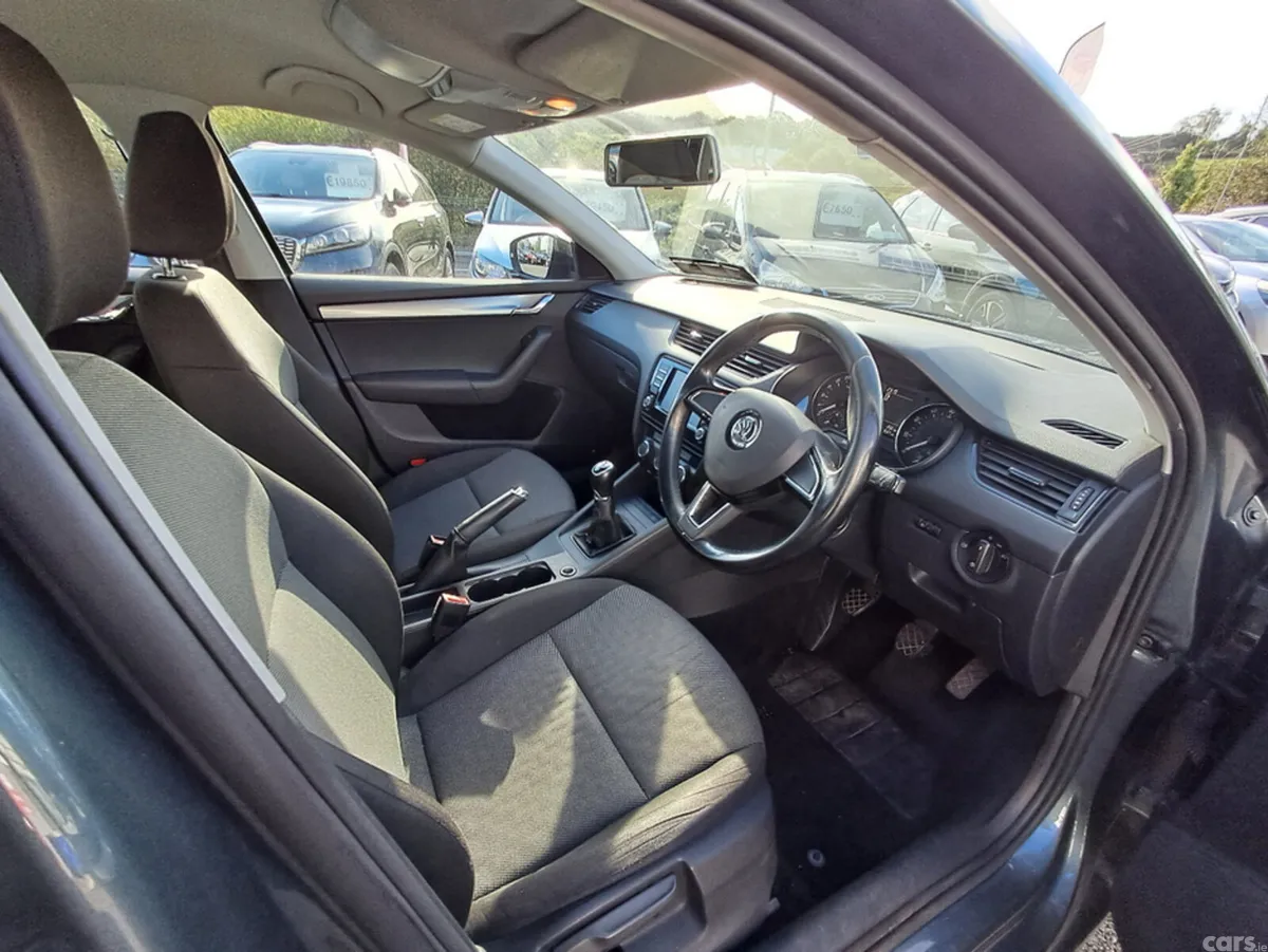 Skoda Octavia Estate, Diesel, 2016, Grey