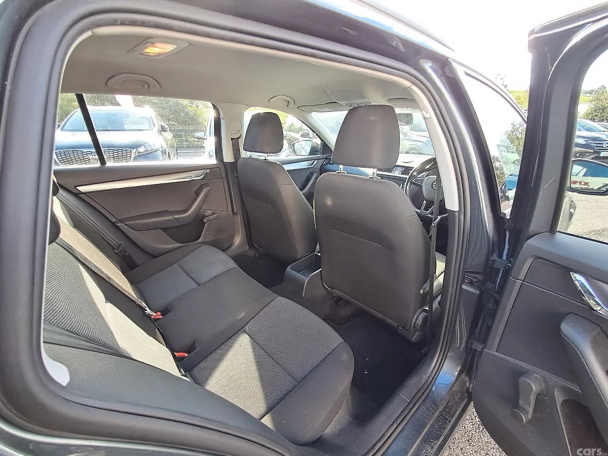 Skoda Octavia Estate, Diesel, 2016, Grey