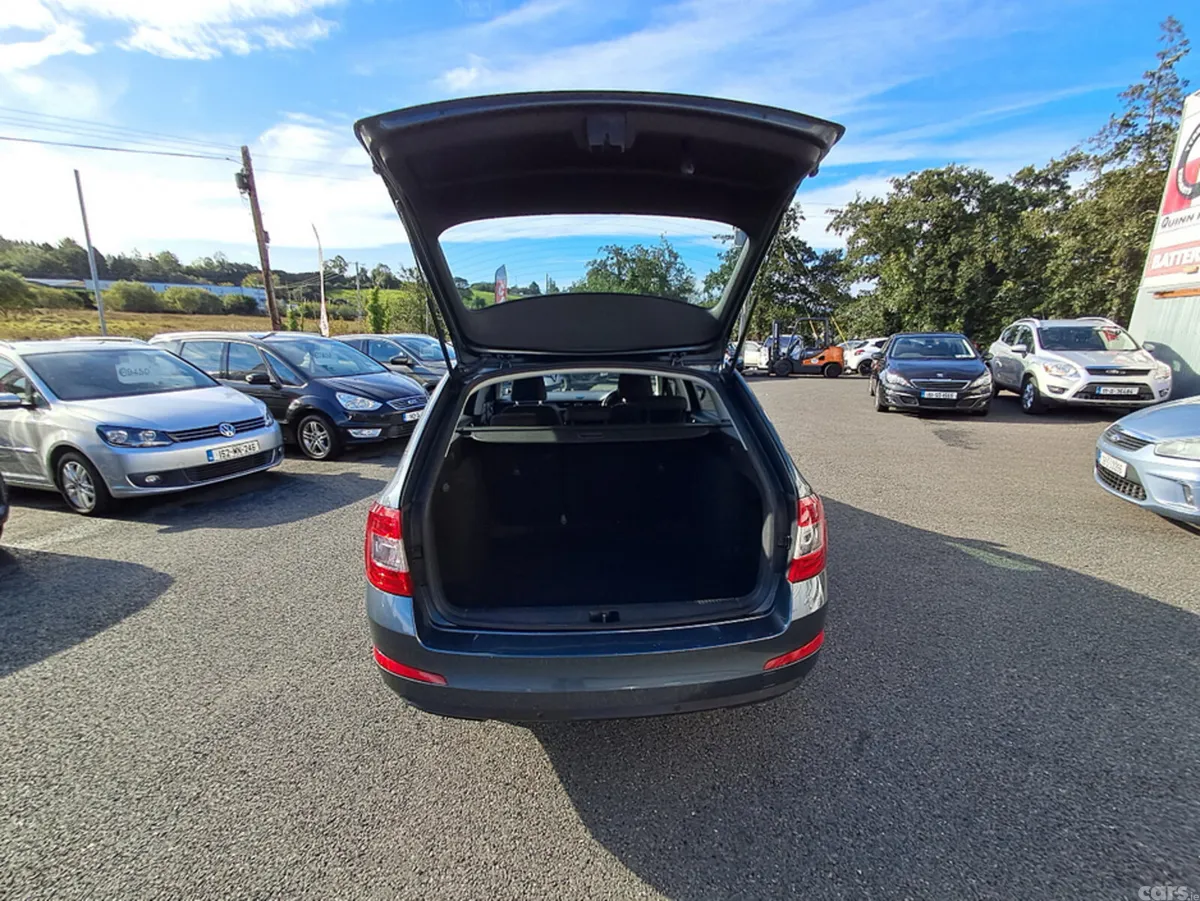 Skoda Octavia Estate, Diesel, 2016, Grey