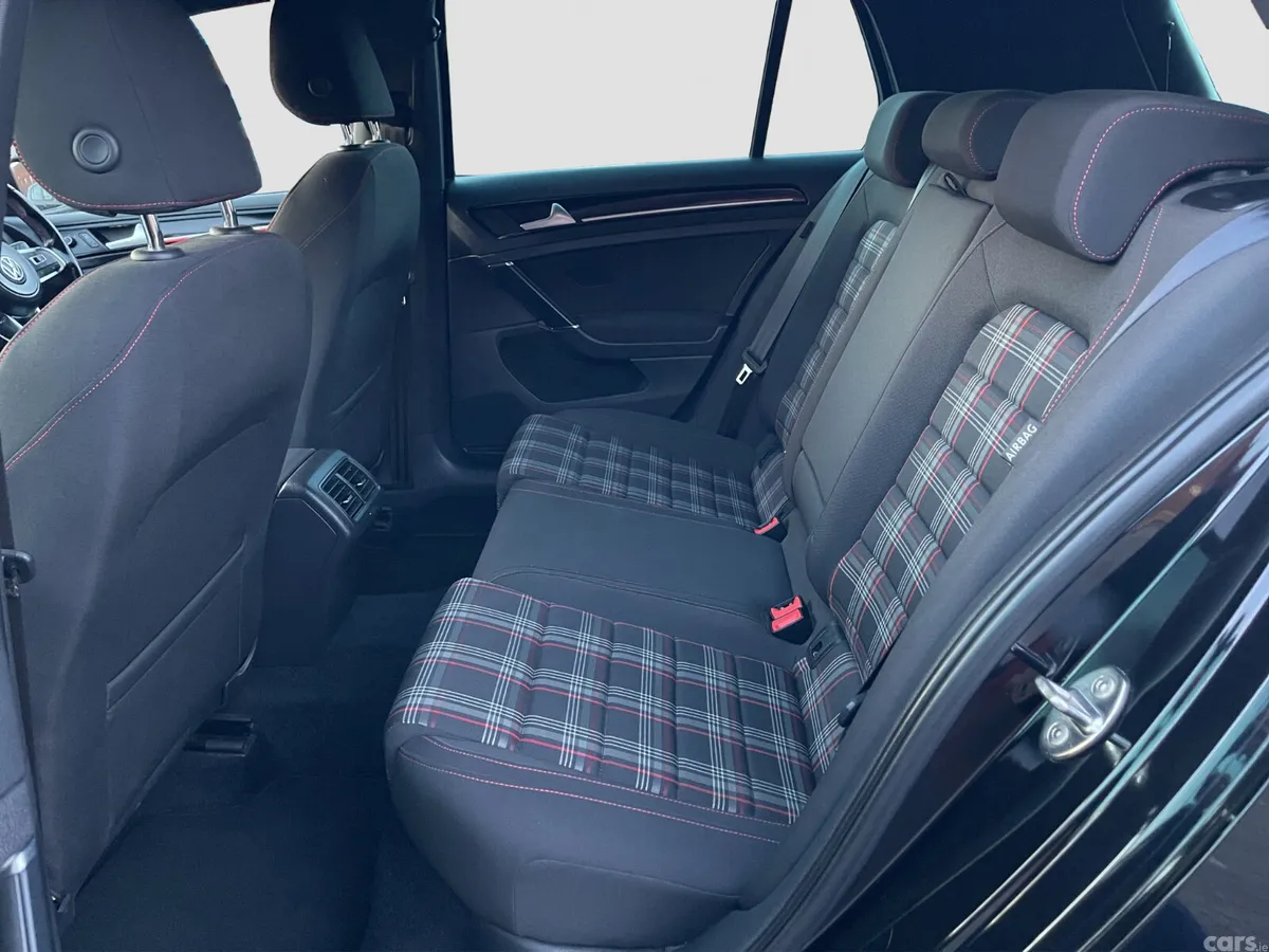 Volkswagen Golf Hatchback, Petrol, 2017, Black