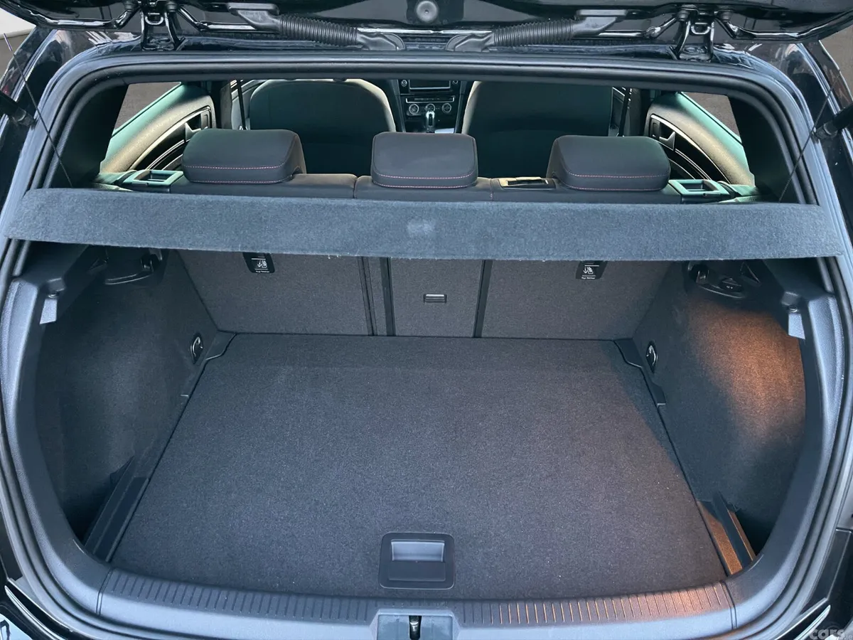 Volkswagen Golf Hatchback, Petrol, 2017, Black