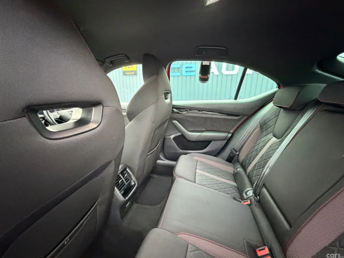 Skoda Octavia Hatchback, Petrol Hybrid, 2021, Red