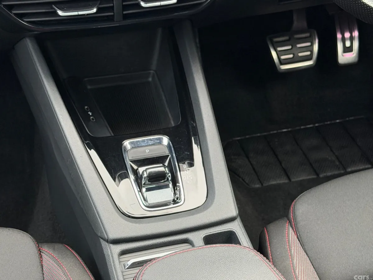 Skoda Octavia Hatchback, Petrol Hybrid, 2021, Red