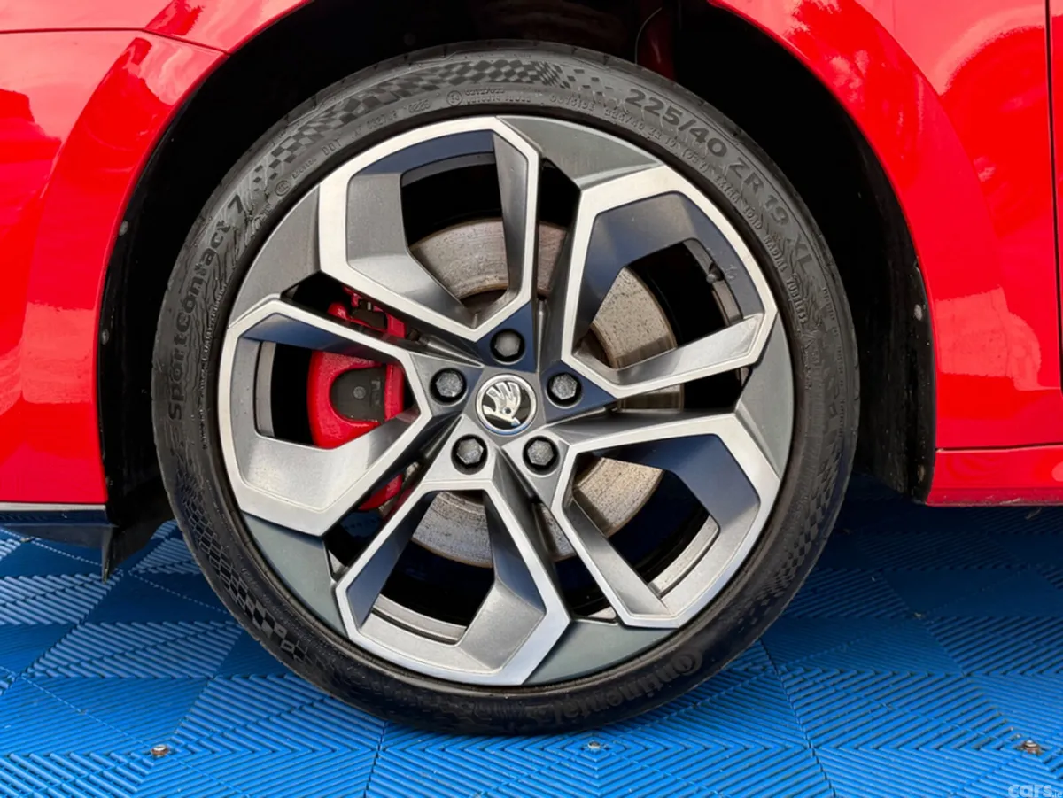 Skoda Octavia Hatchback, Petrol Hybrid, 2021, Red