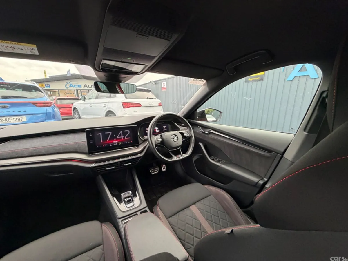 Skoda Octavia Saloon, Petrol Plug-in Hybrid, 2021, Red