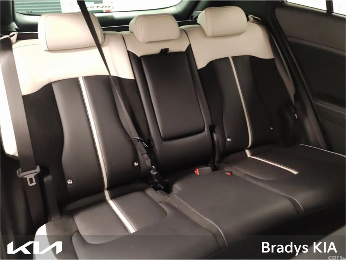 Kia Sportage MPV, Diesel Hybrid, 2026, Black