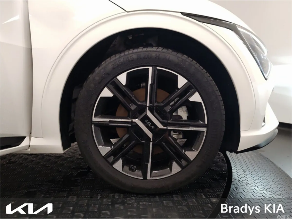 Kia EV6 MPV, Electric, 2026, White