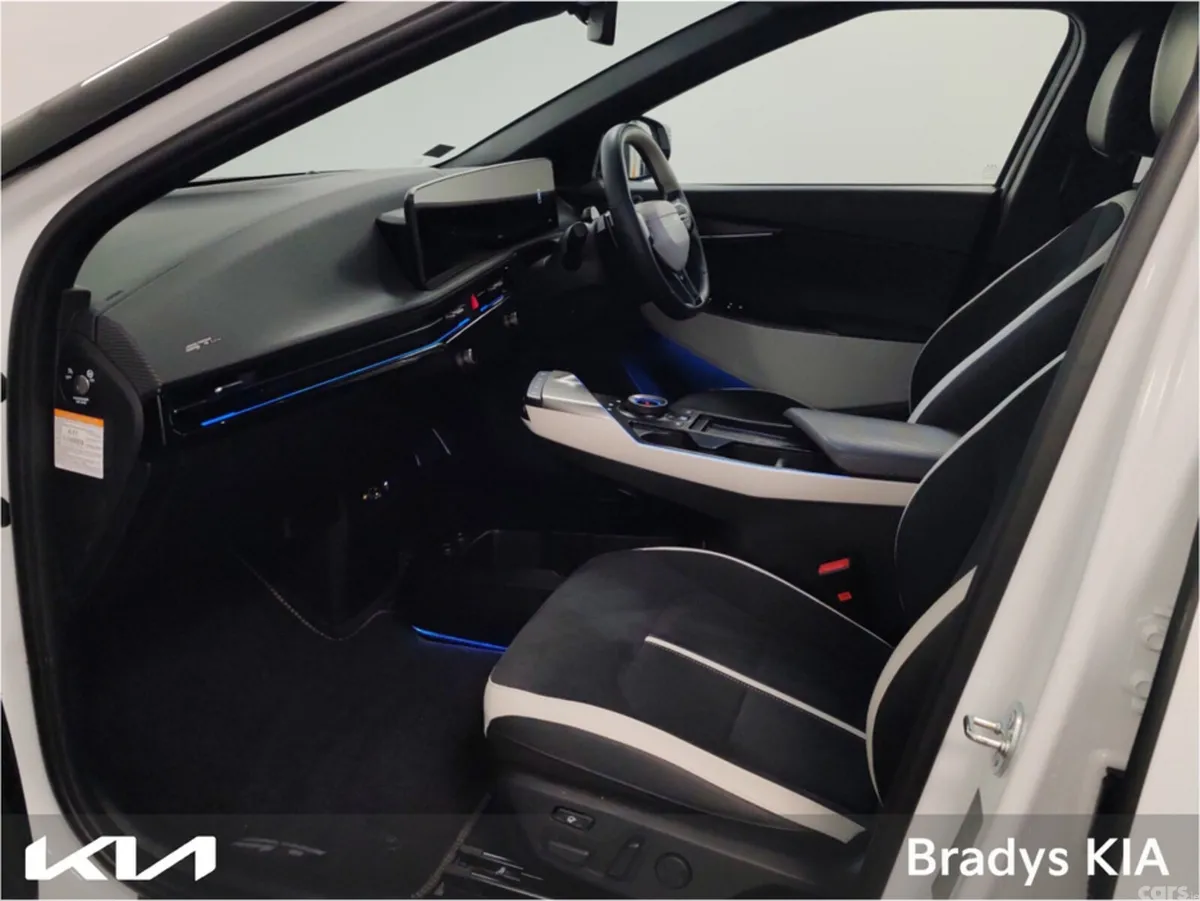 Kia EV6 MPV, Electric, 2026, White