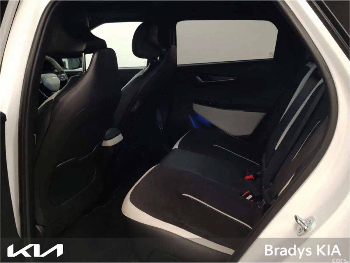 Kia EV6 MPV, Electric, 2026, White