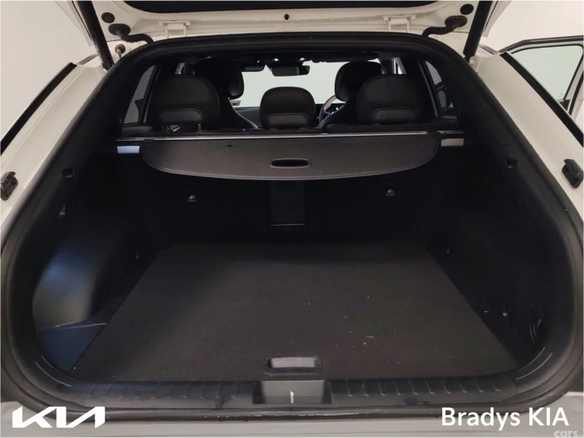 Kia EV6 MPV, Electric, 2026, White