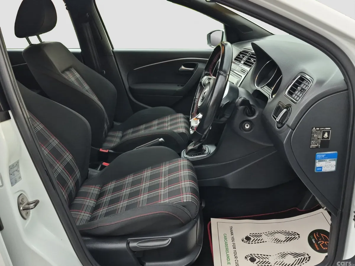 Volkswagen Polo Hatchback, Petrol, 2015, White