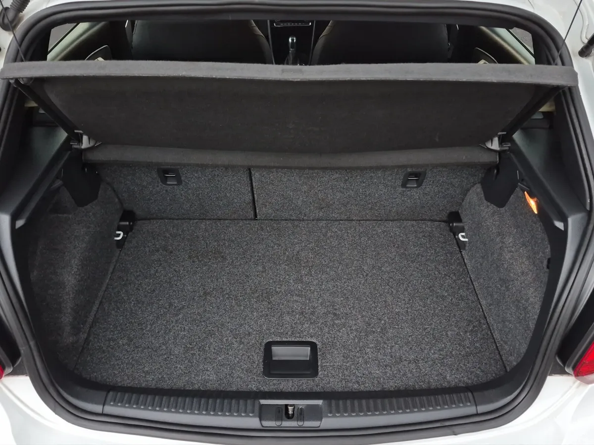 Volkswagen Polo Hatchback, Petrol, 2015, White