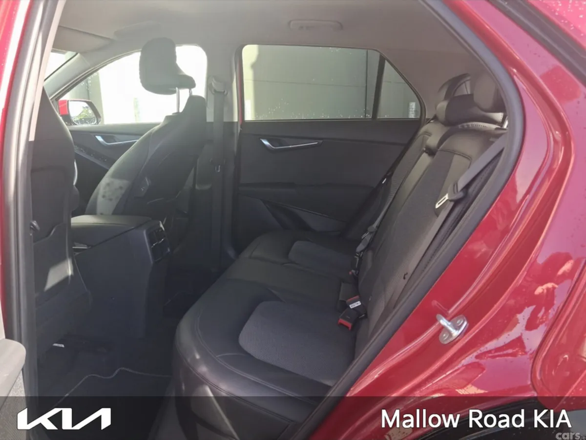 Kia Niro MPV, Petrol Plug-in Hybrid, 2023, Red