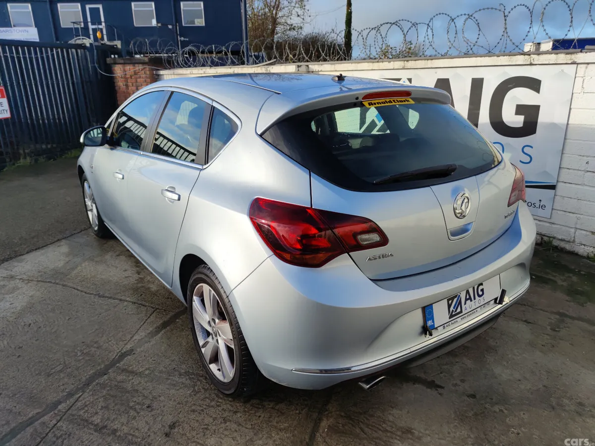 Vauxhall Astra Hatchback, Petrol, 2015, Silver