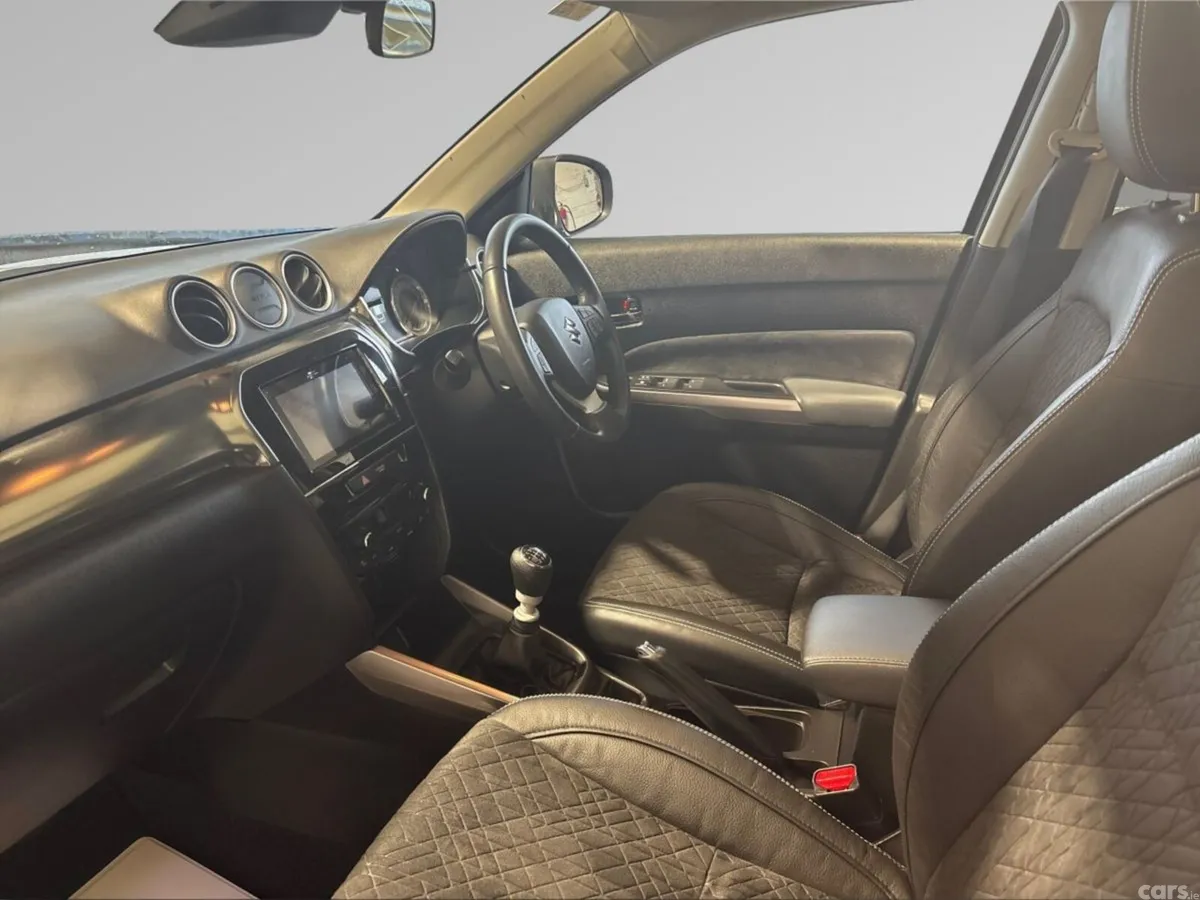 Suzuki Vitara SUV, Petrol, 2024, Grey