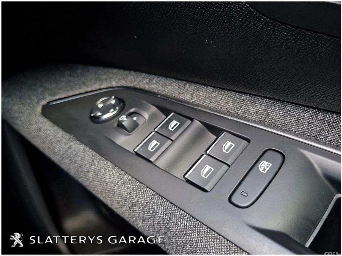 Peugeot 5008 Van, Diesel, 2024, Grey