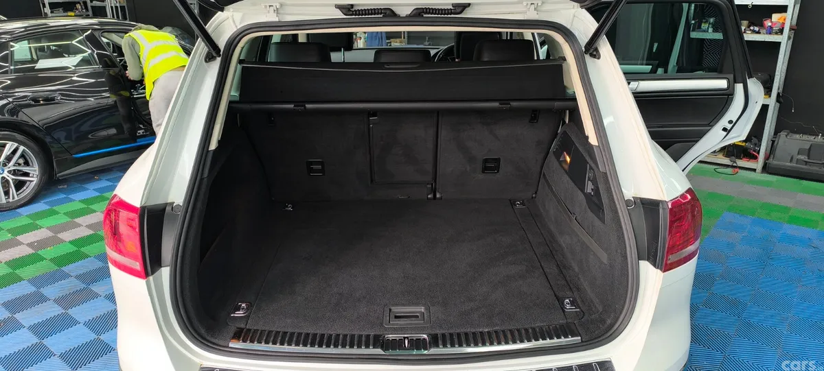 Volkswagen Touareg SUV, Diesel, 2015, White