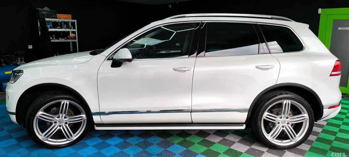 Volkswagen Touareg SUV, Diesel, 2015, White