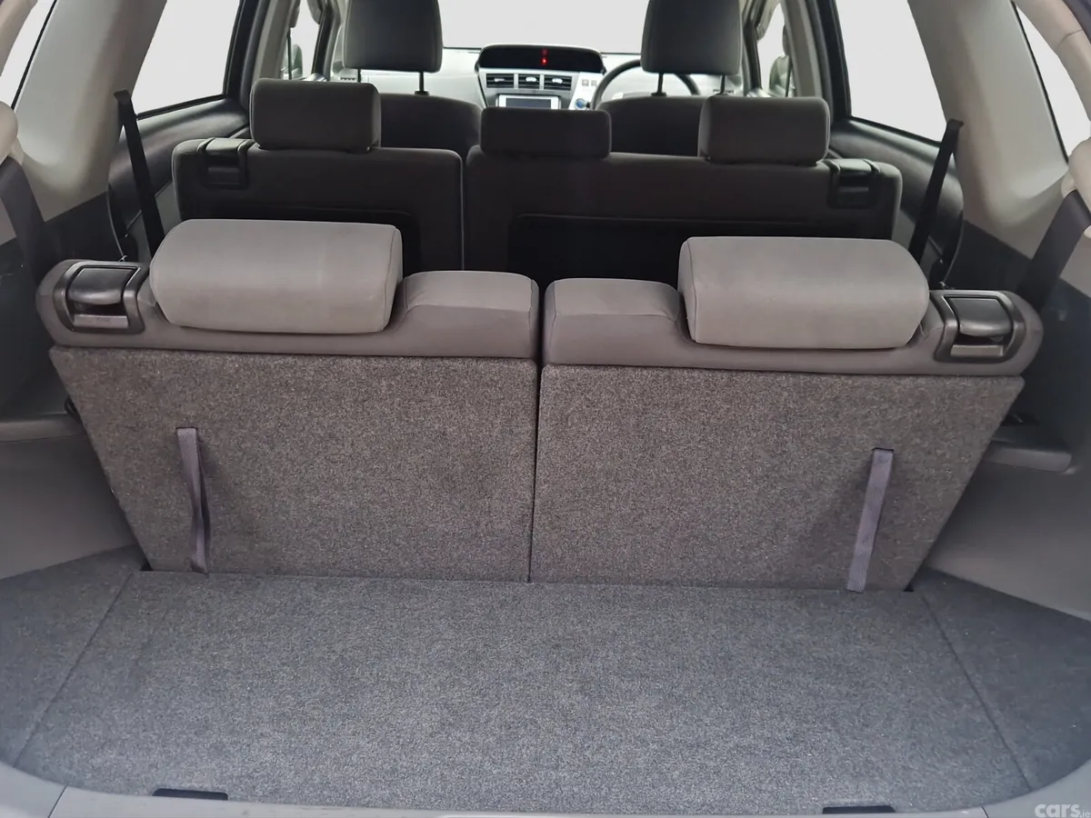 Toyota Prius MPV, Petrol Hybrid, 2013, White