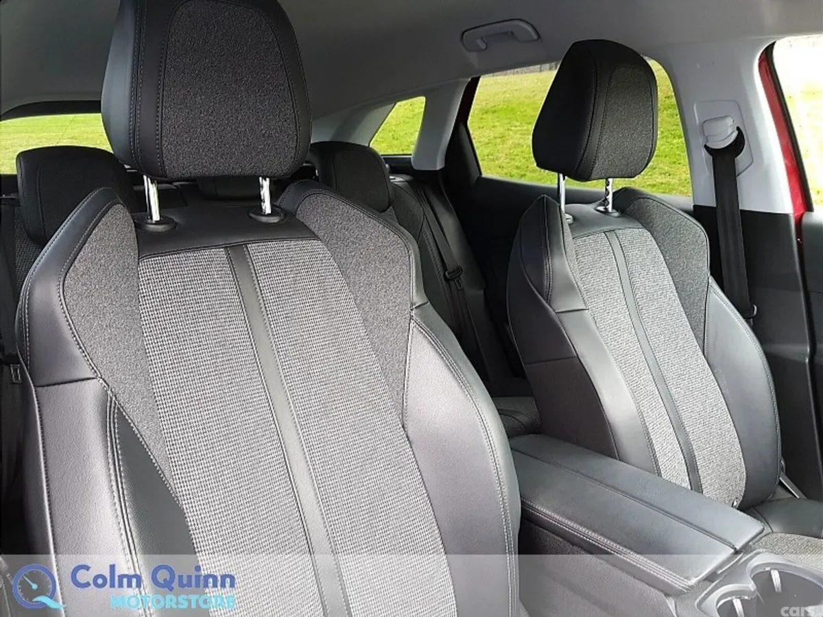 Peugeot 3008 MPV, Diesel, 2019, Red