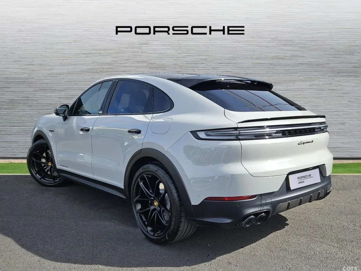 Porsche Cayenne SUV, Petrol Plug-in Hybrid, 2024, Grey