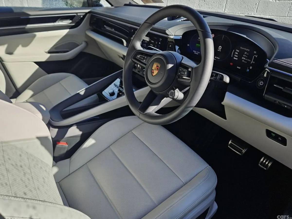 Porsche Macan SUV, Electric, 2026, Blue