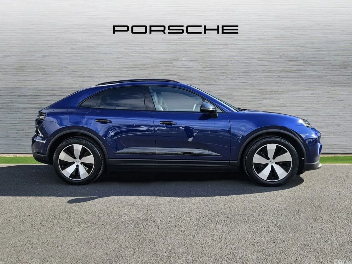 Porsche Macan SUV, Electric, 2026, Blue