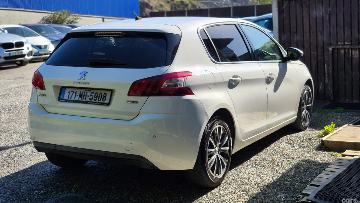 Peugeot 308 Hatchback, Diesel, 2017, White