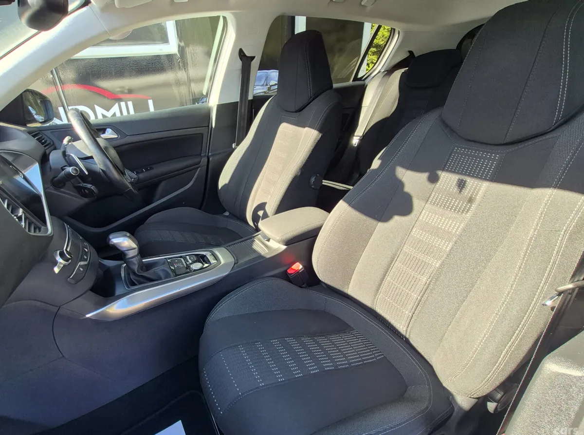 Peugeot 308 Hatchback, Diesel, 2017, White