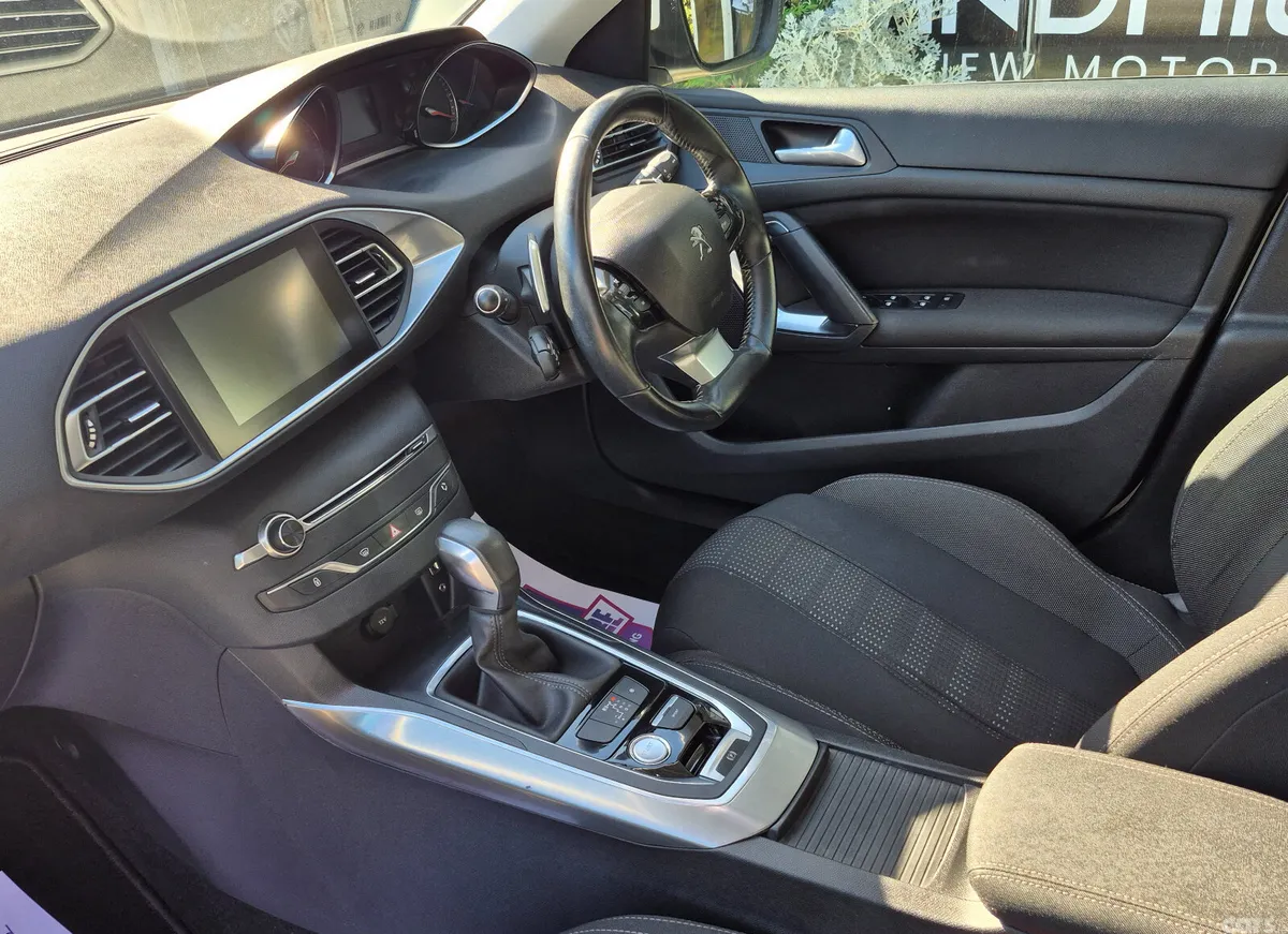 Peugeot 308 Hatchback, Diesel, 2017, White