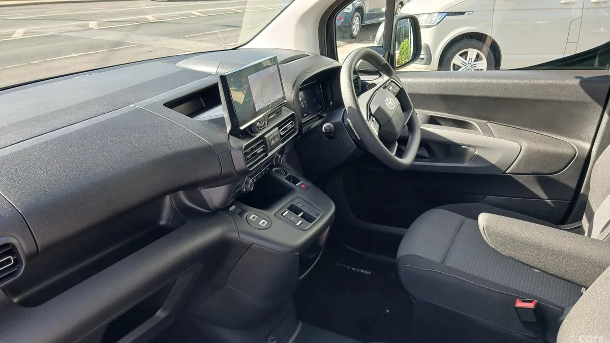 Toyota Proace MPV, Electric, 2025, Green