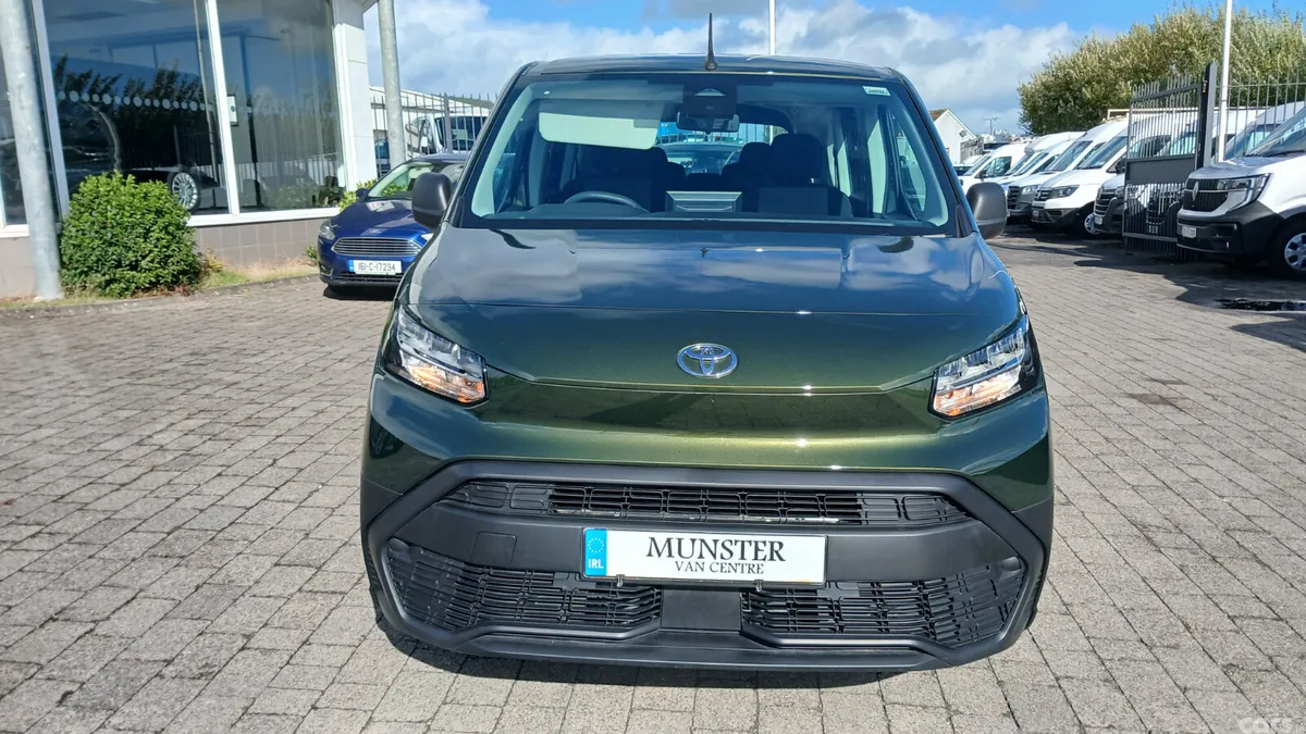 Toyota Proace MPV, Electric, 2025, Green