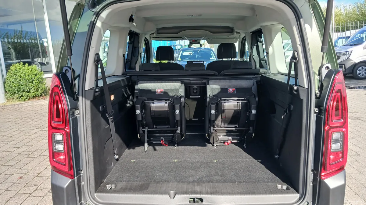 Toyota Proace MPV, Electric, 2025, Green