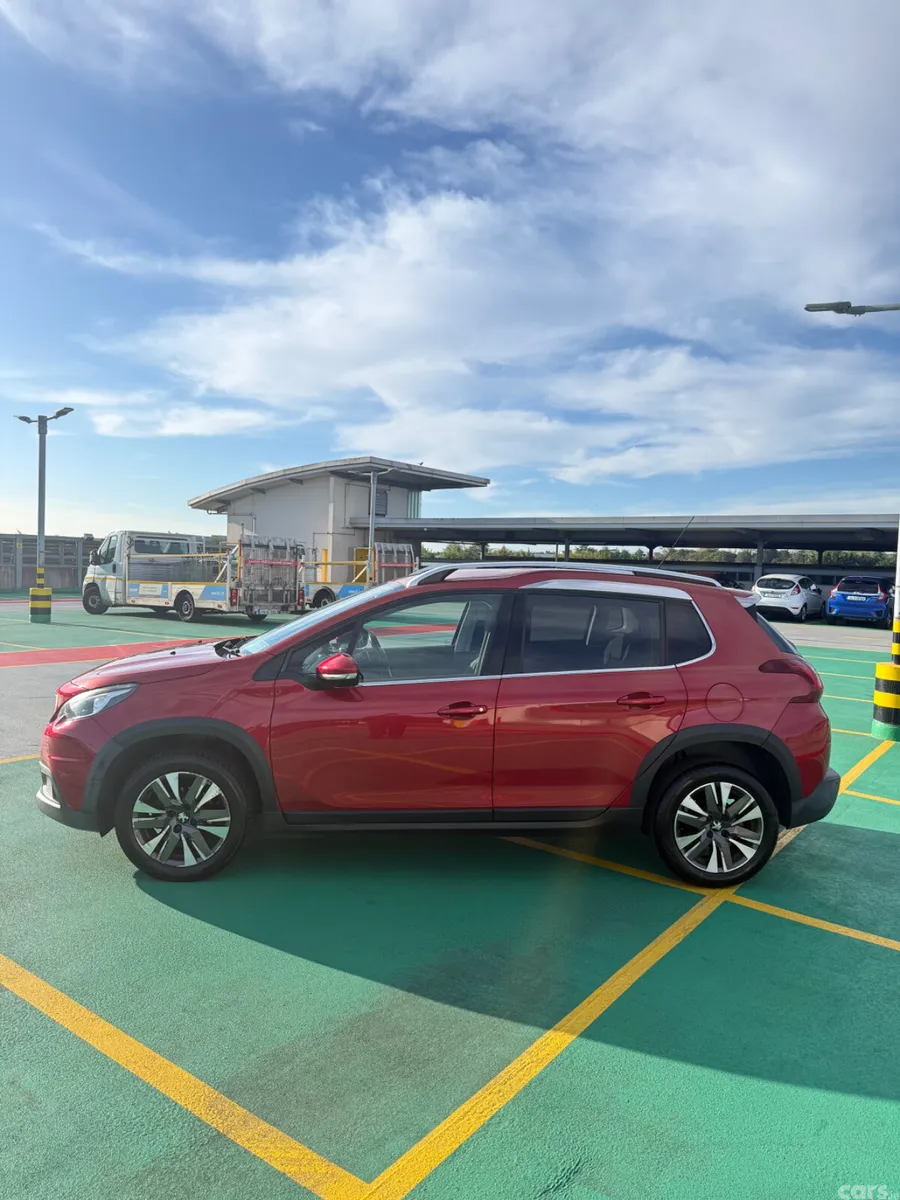 Peugeot 2008 Hatchback, Petrol, 2017, Red