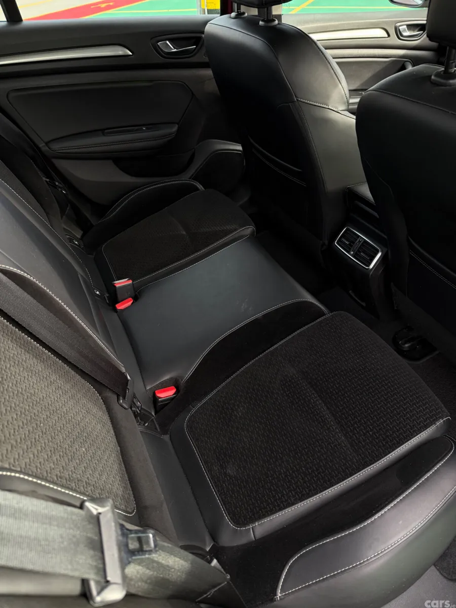 Renault Megane Saloon, Diesel, 2019, Red