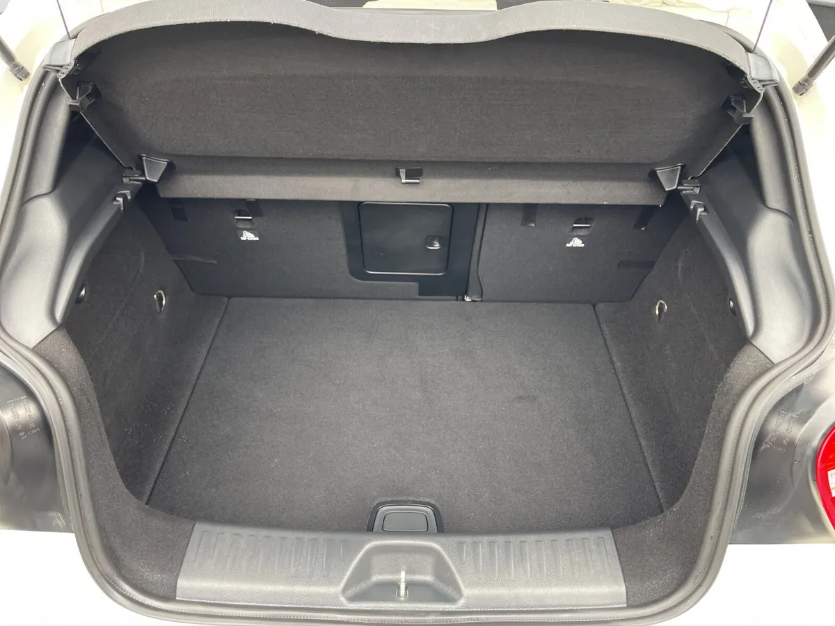 Mercedes-Benz A-Class Hatchback, Petrol, 2015, White