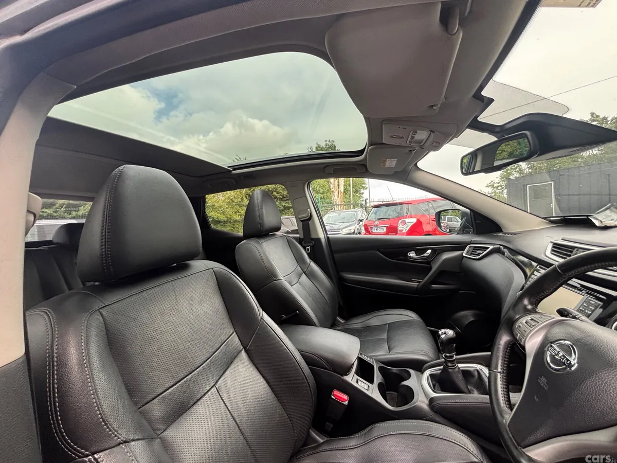 Nissan Qashqai Hatchback, Diesel, 2016, Black