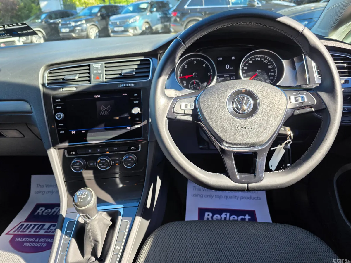 Volkswagen Golf Estate, Diesel, 2018, Yellow