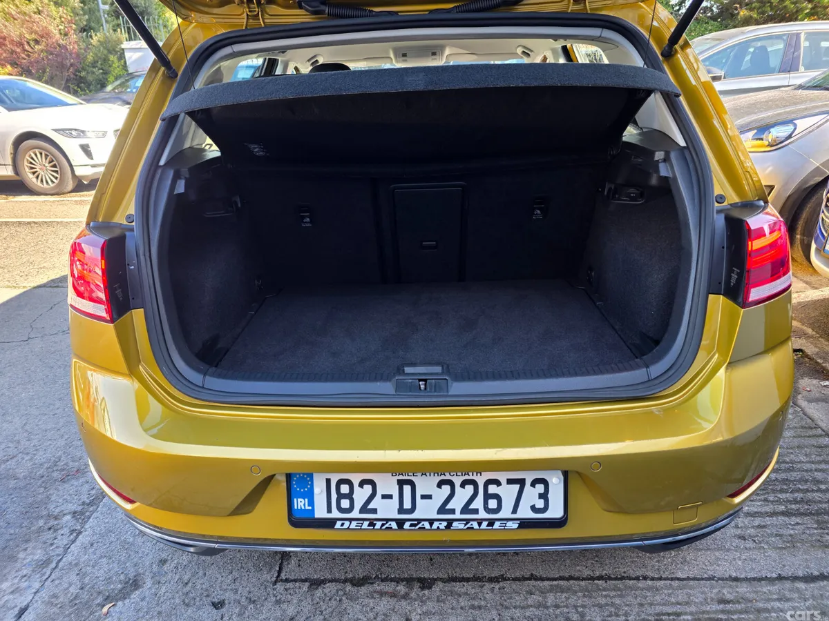 Volkswagen Golf Estate, Diesel, 2018, Yellow