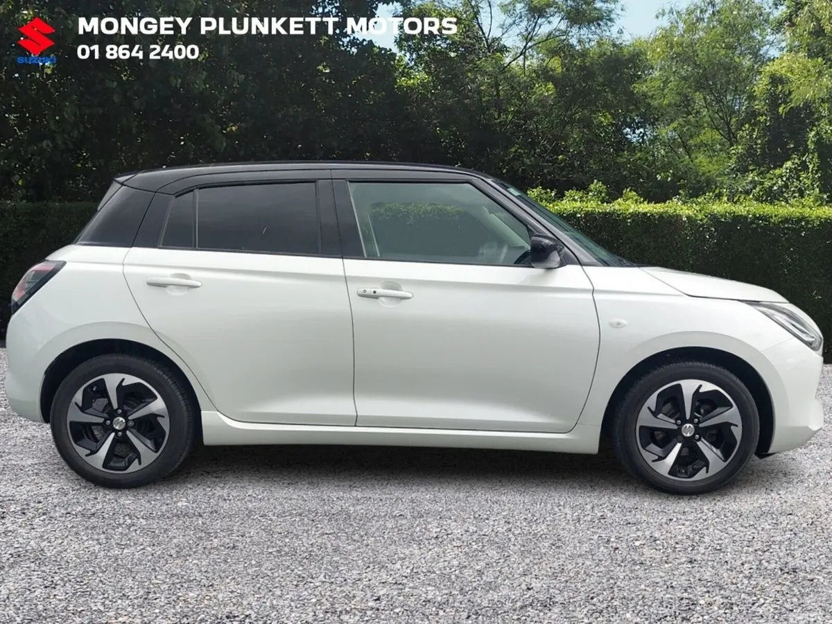 Suzuki Swift Hatchback, Petrol Hybrid, 2024, White