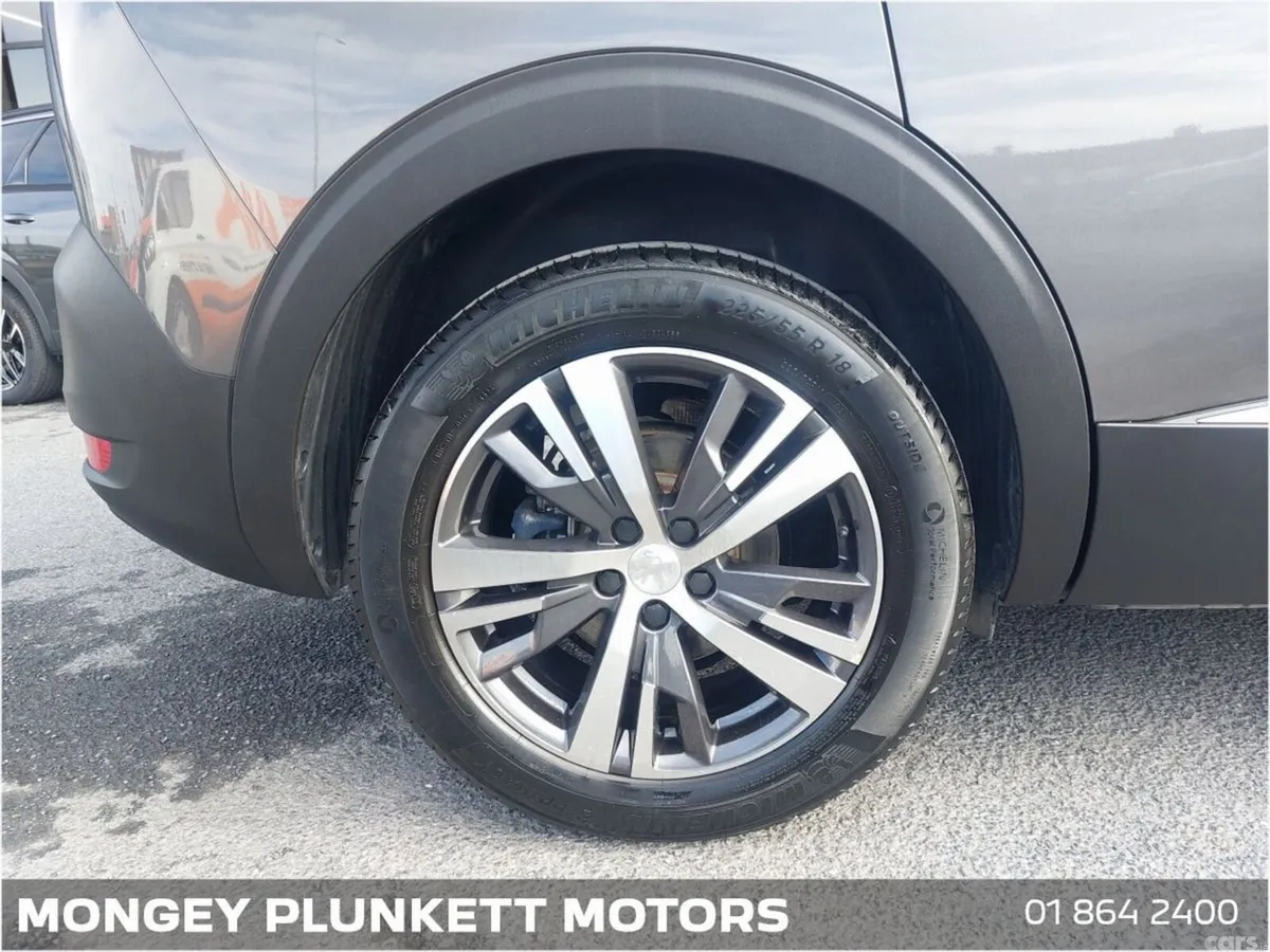 Peugeot 5008 MPV, Petrol Hybrid, 2024, Grey