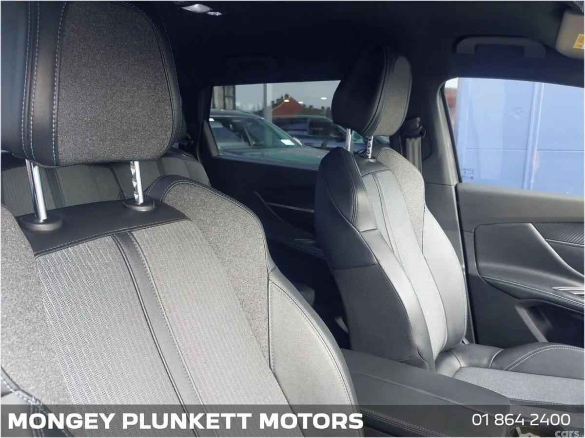 Peugeot 5008 MPV, Petrol Hybrid, 2024, Grey