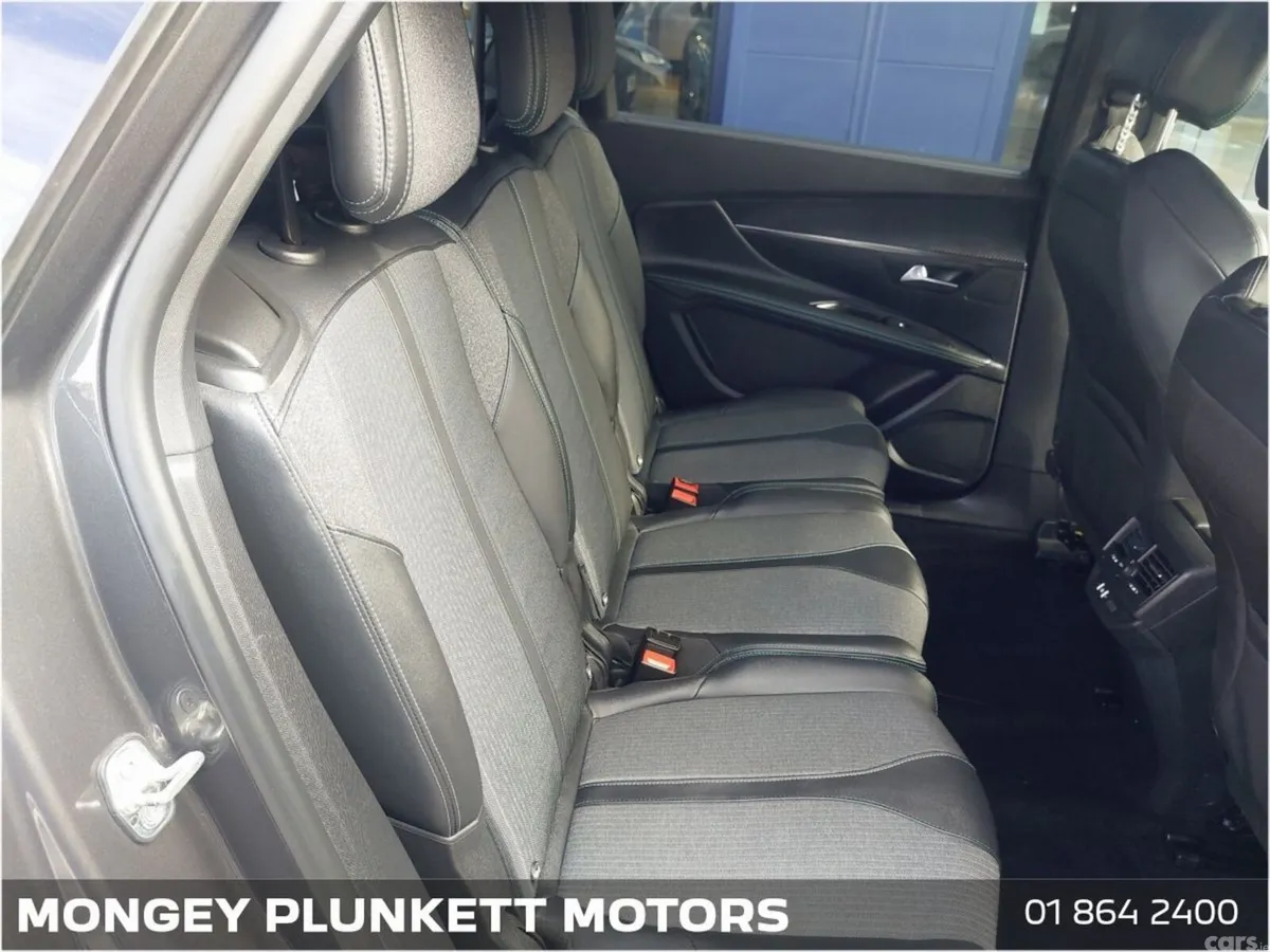 Peugeot 5008 MPV, Petrol Hybrid, 2024, Grey