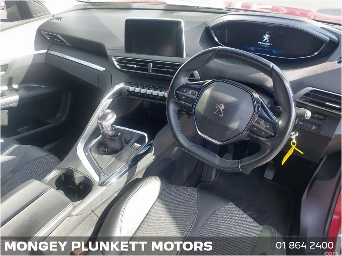 Peugeot 3008 Hatchback, Diesel, 2019, Red