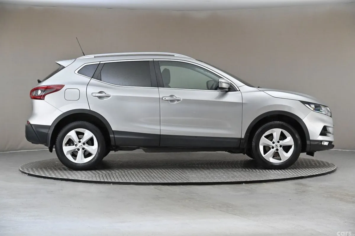 Nissan Qashqai SUV, Petrol, 2021, Grey