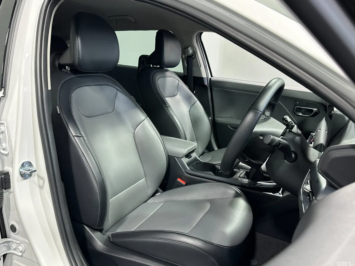 Kia K4 Hatchback, Petrol Hybrid, 2026, White