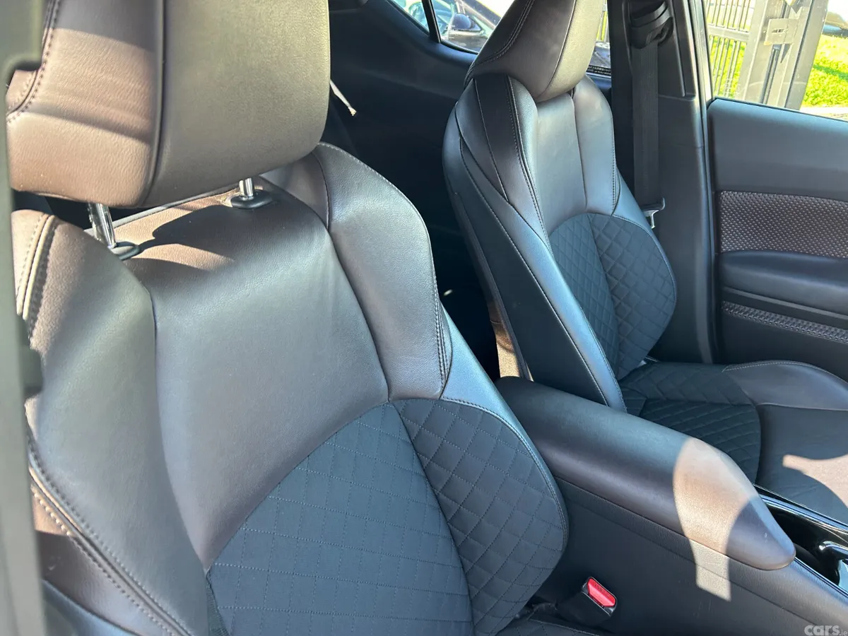 Toyota C-HR Hatchback, Petrol Hybrid, 2019, White