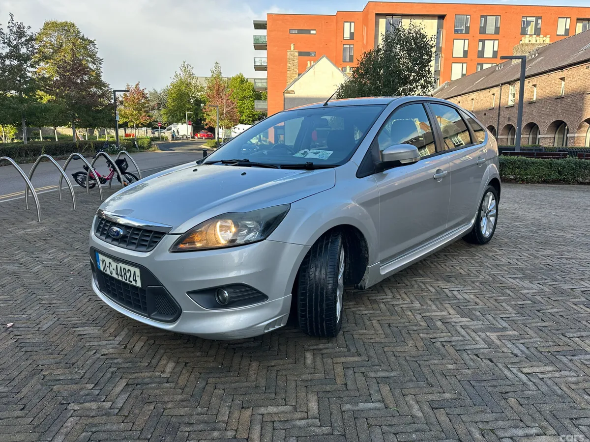 Ford Focus Hatchback, Diesel, 2010, Silver