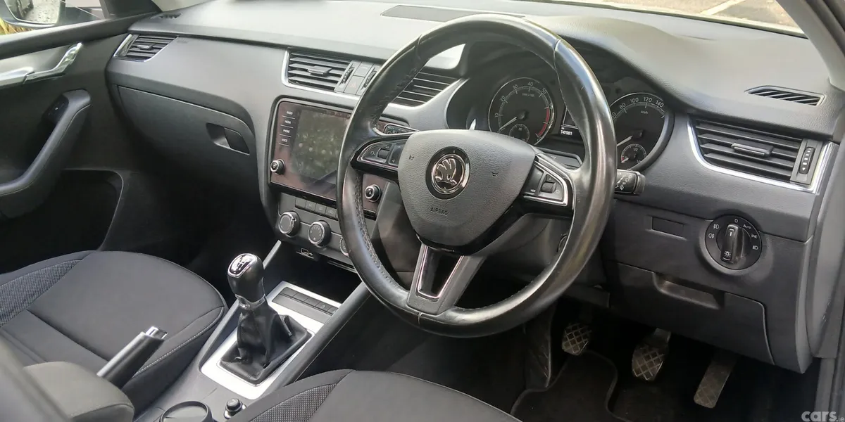 Skoda Octavia Saloon, Petrol, 2020, White